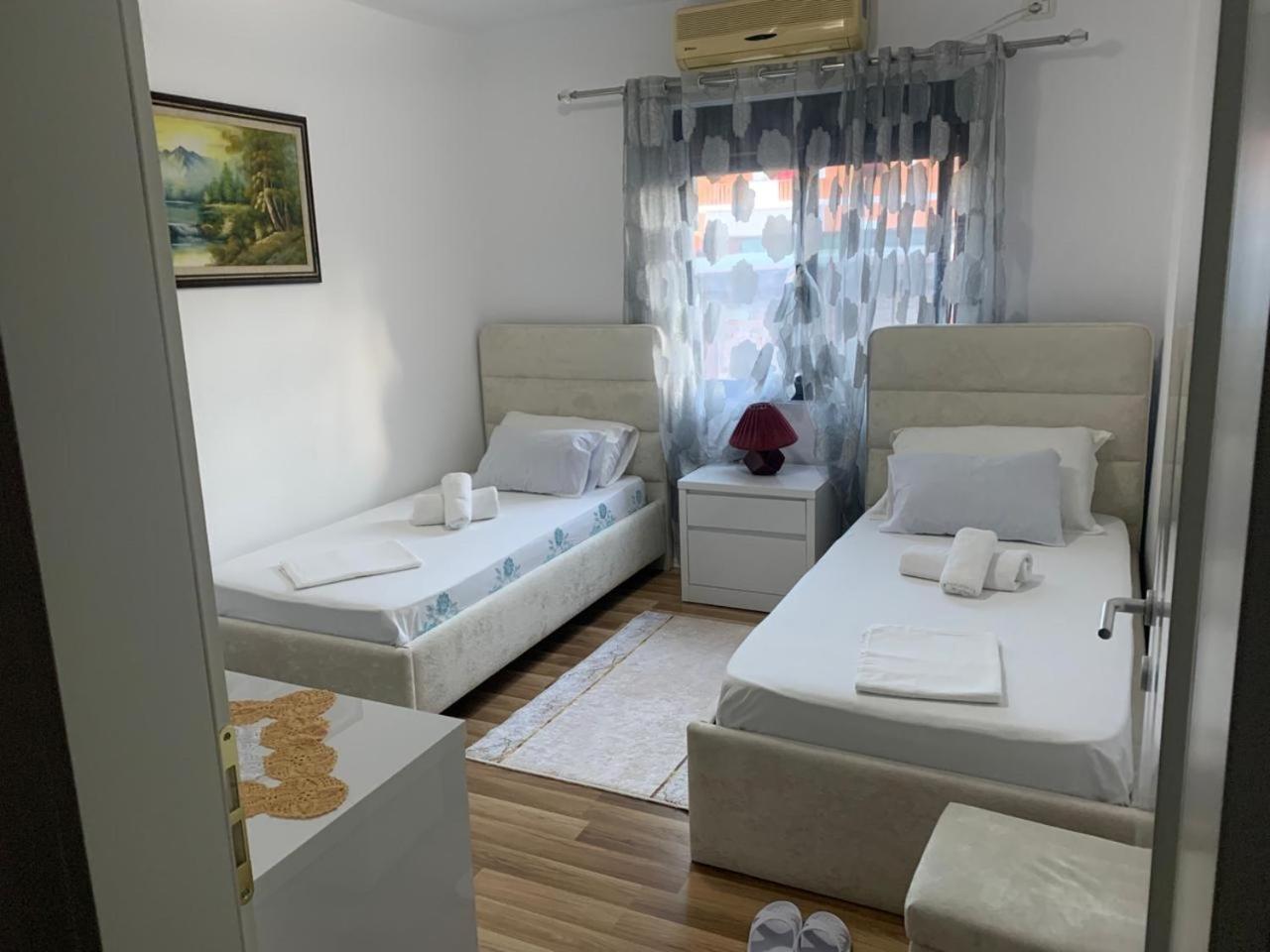 Апартаменты Flat In Berat'S Center Экстерьер фото