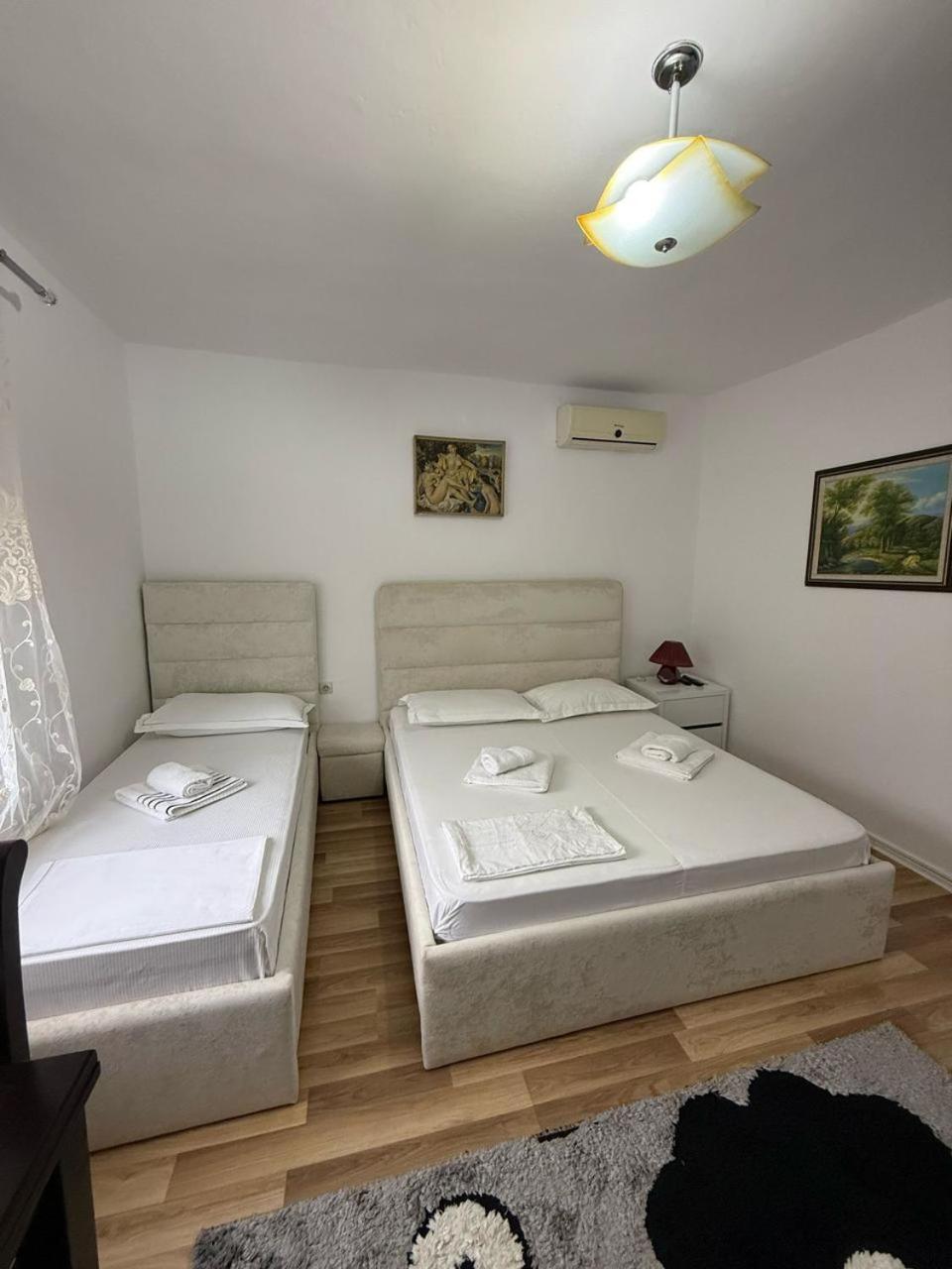 Апартаменты Flat In Berat'S Center Экстерьер фото