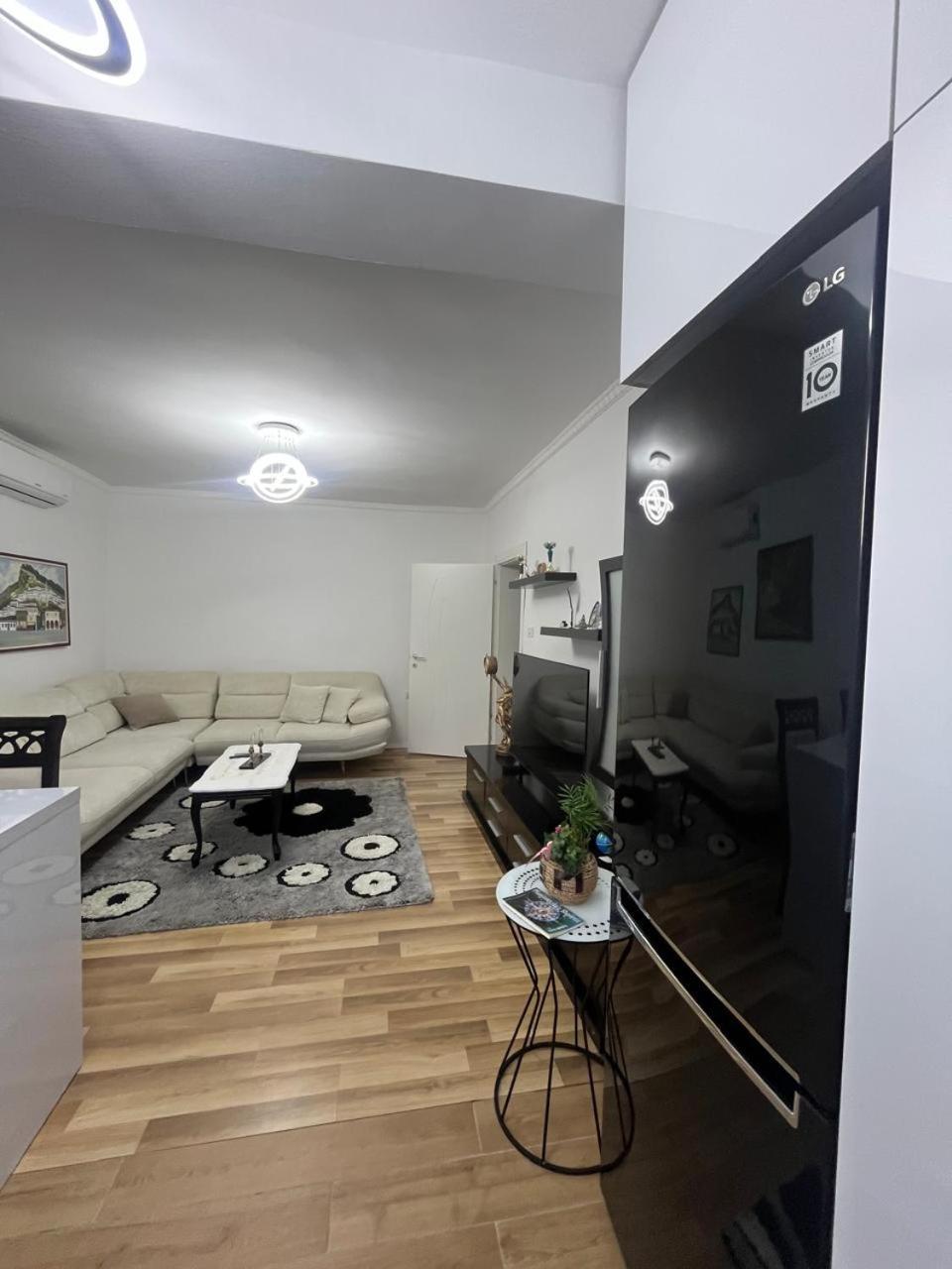 Апартаменты Flat In Berat'S Center Экстерьер фото