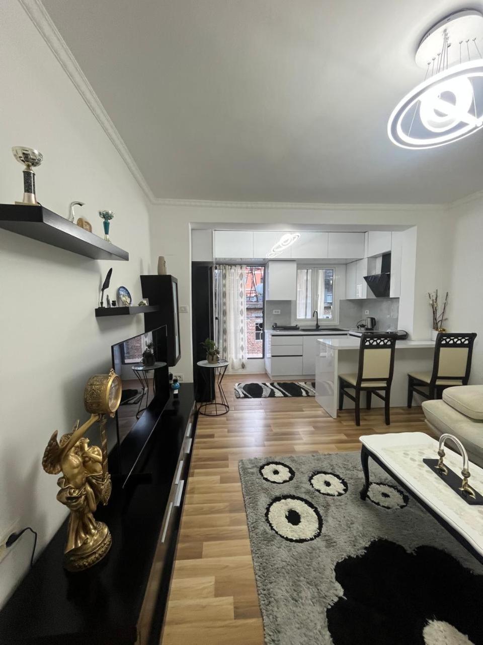 Апартаменты Flat In Berat'S Center Экстерьер фото